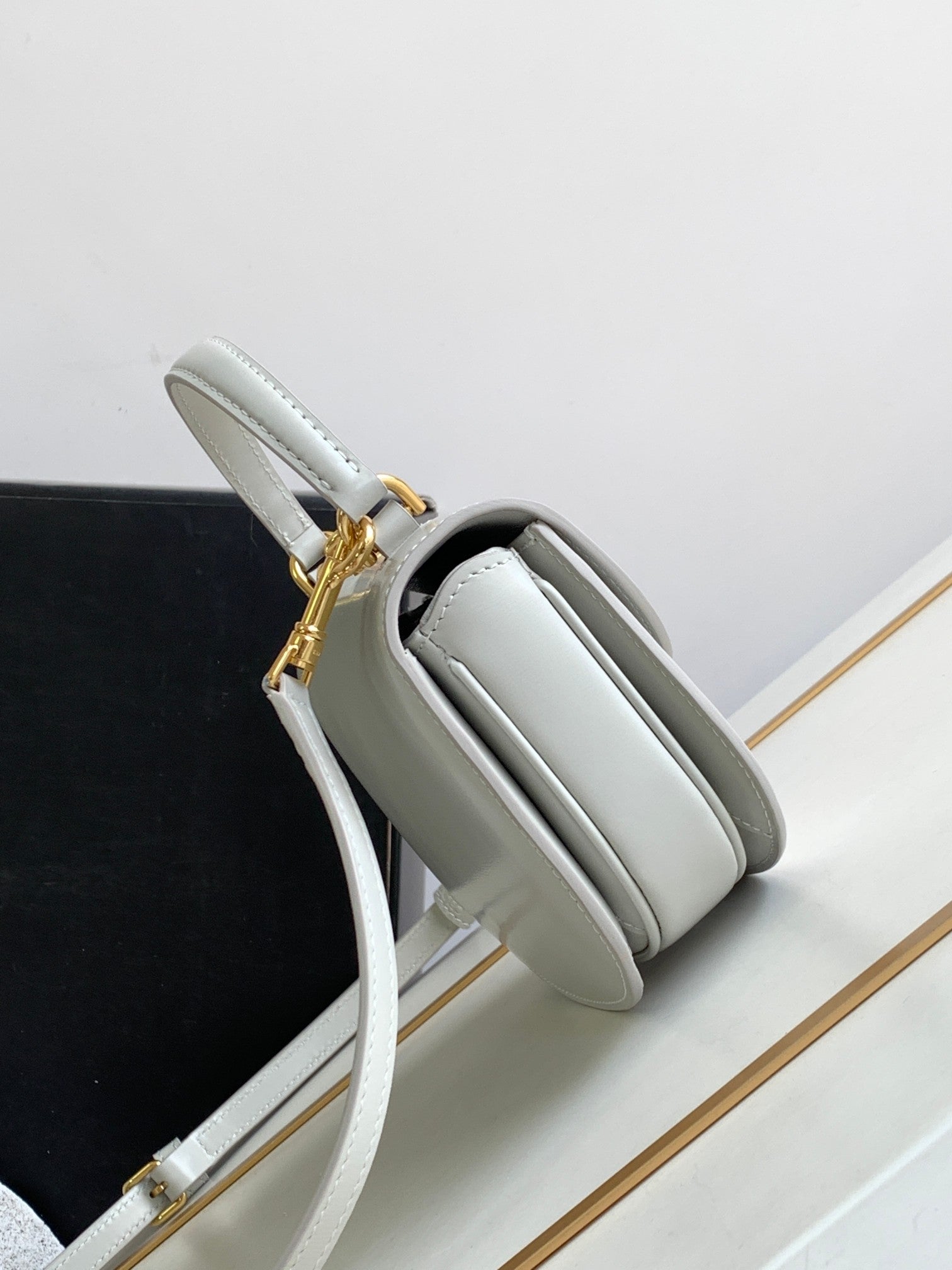 TEEN Chain Besace Triomphe 15.5cm GREY Calfskin