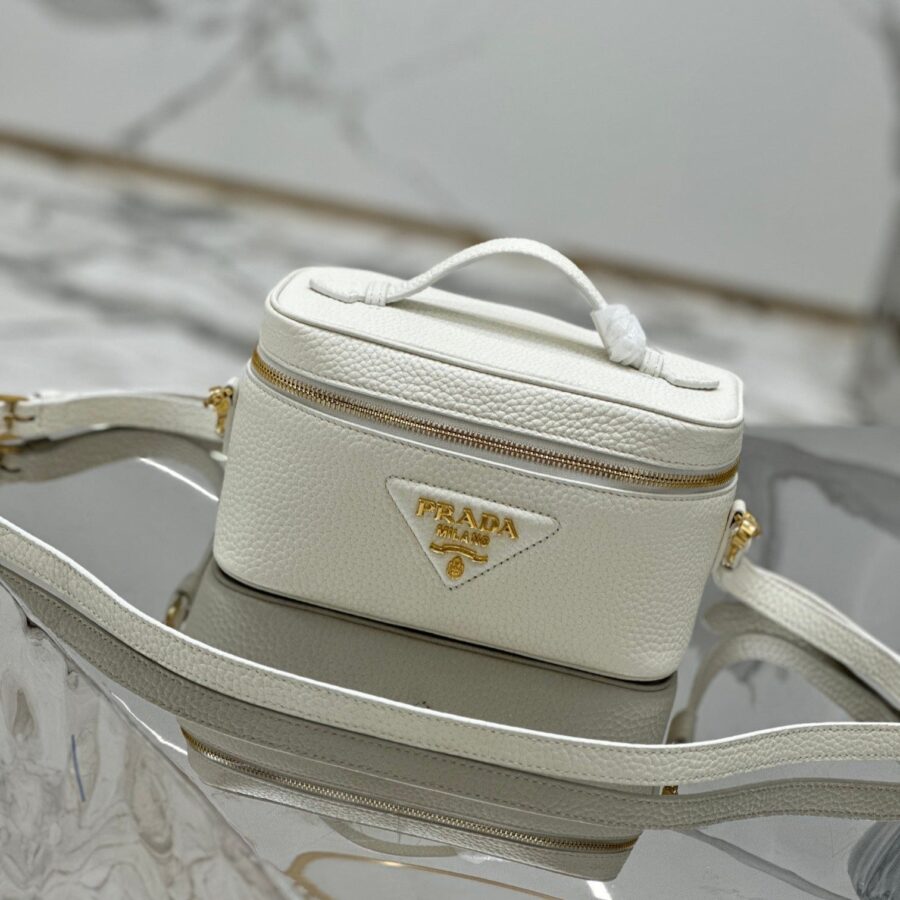 Designer handbag gold – front view