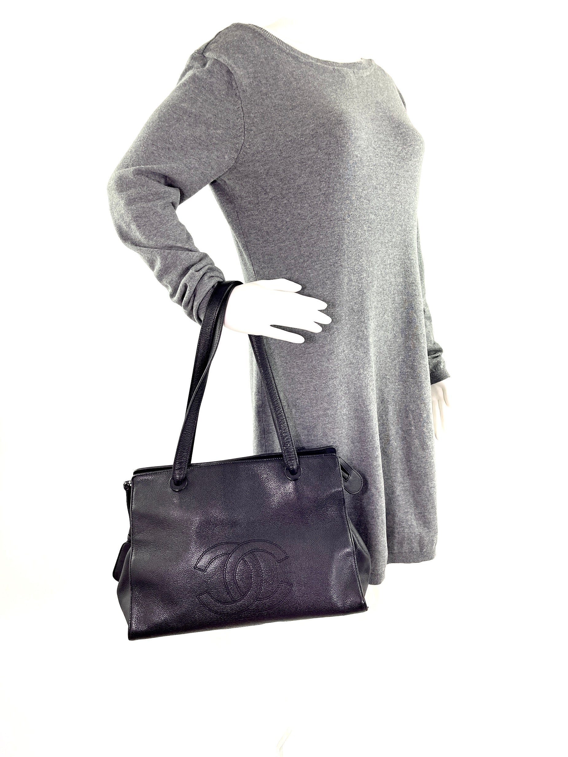 Chanel Tote black bag – front view