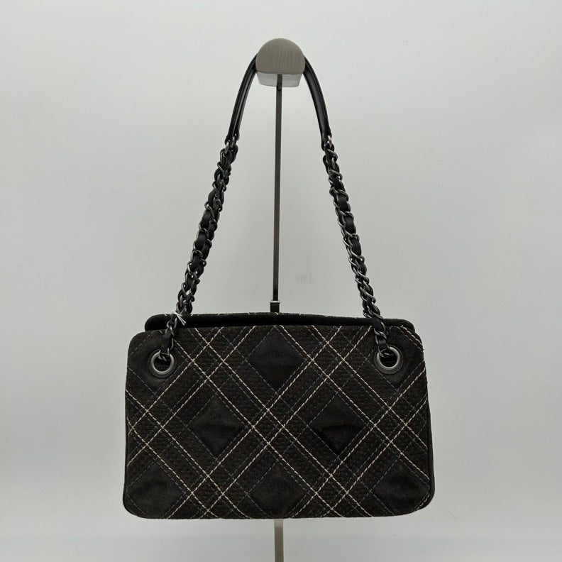 Chanel Black Quilted Leather Shoulder Bag Medium Size